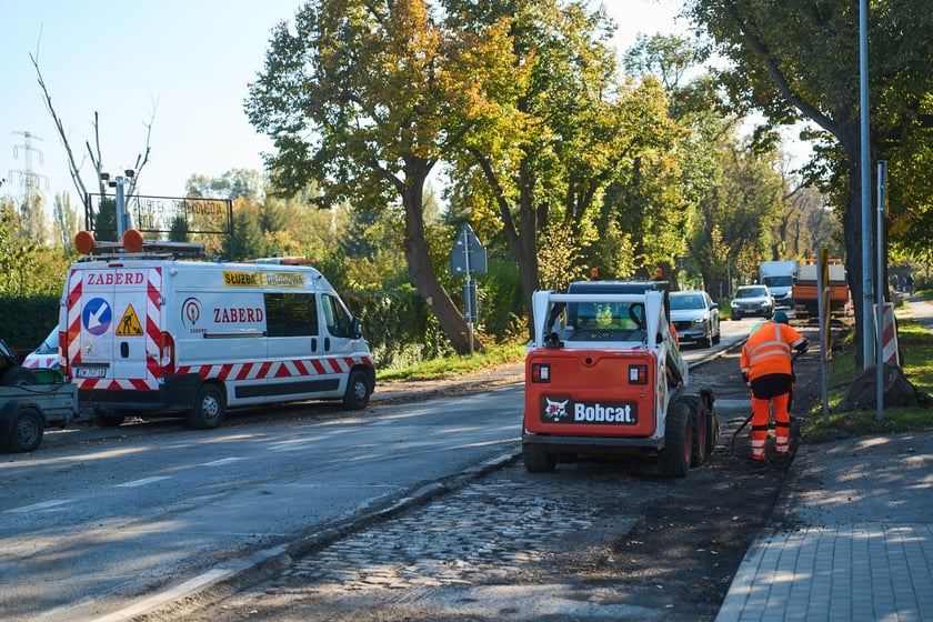 Wymiana nawierzchni na Ołtaszyńskiej, 16 października 2024