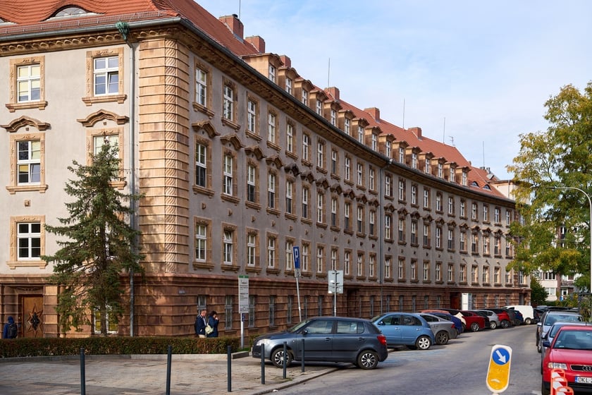 Budynek ZUS przy ul. Pretficza we Wrocławiu