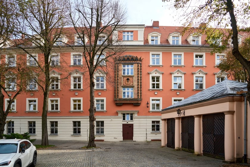 Budynek ZUS przy ul. Pretficza we Wrocławiu