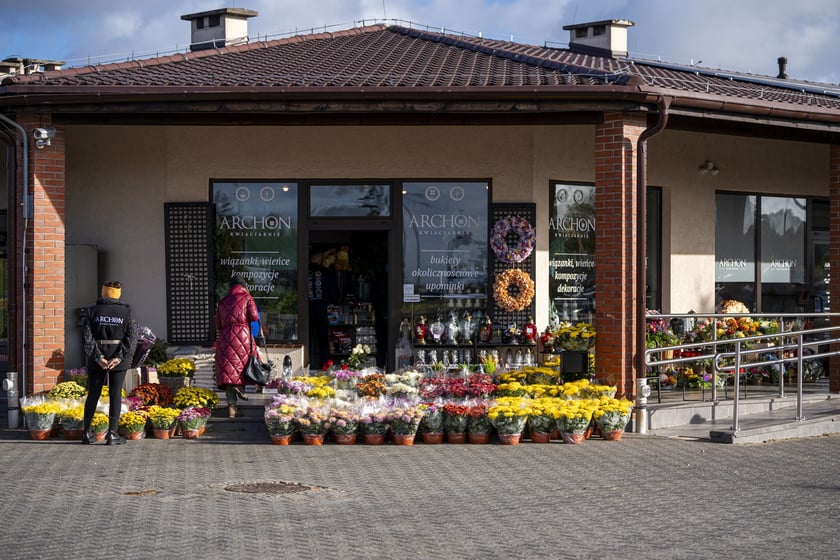 Cmentarz przy Kiełczowskiej (Psie Pole-Zawidawie) na zdjęciach