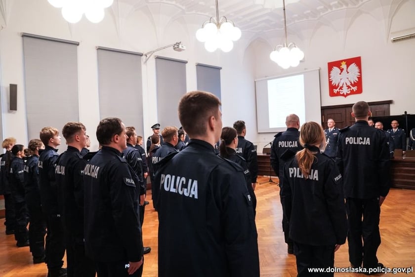 Ślubowanie nowych policjantów we Wrocławiu