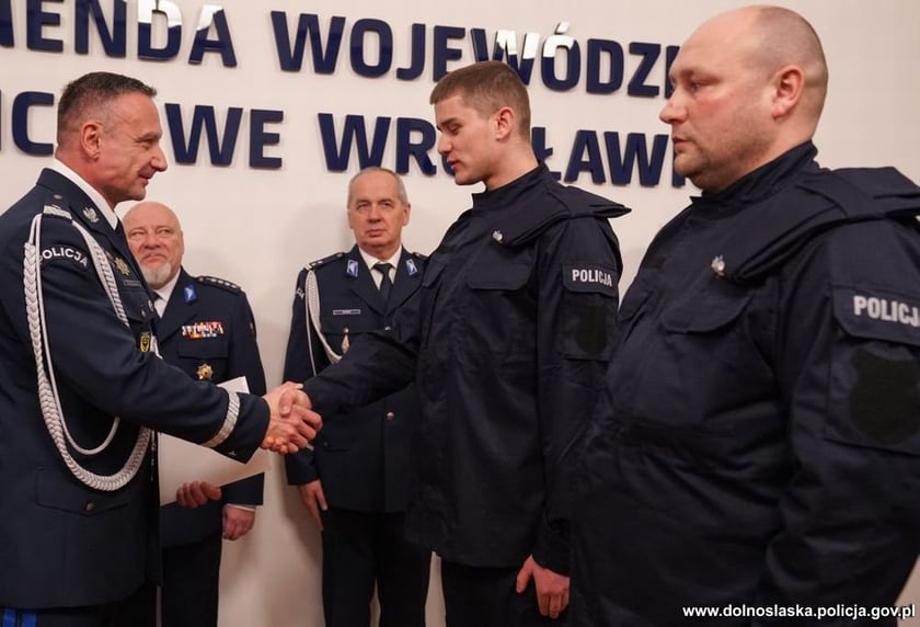 Ślubowanie nowych policjantów we Wrocławiu