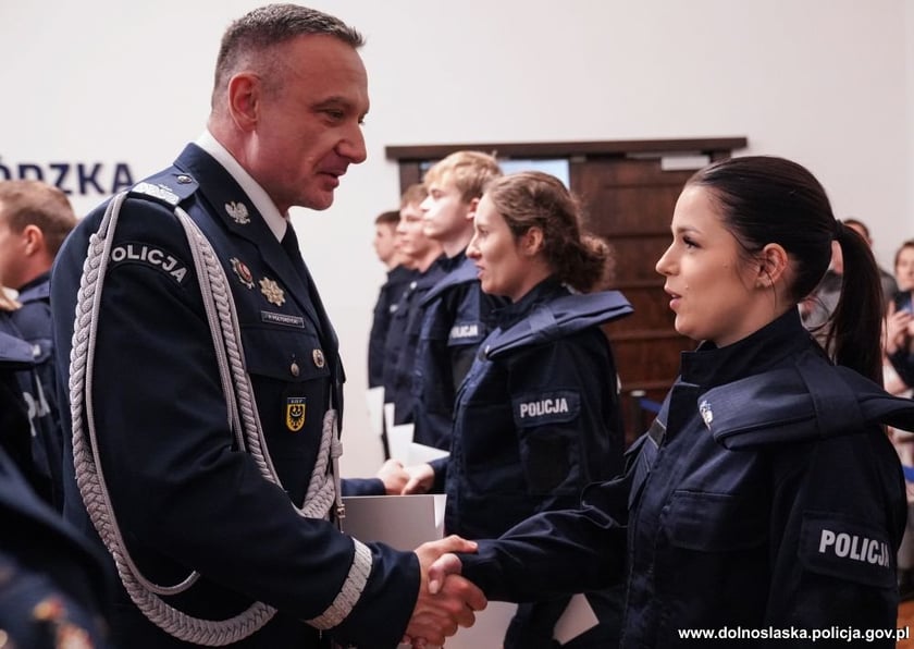 Ślubowanie nowych policjantów we Wrocławiu