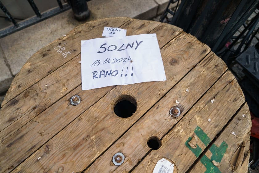 Ustawianie Jarmarku Bożonarodzeniowego