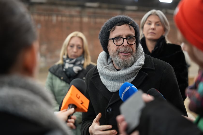 Pierwszy dzień pakowania Paczek Dobrych Relacji. Wrocław, 04.12.2024. Andrzej Mańkowski, dyrektor MOPS Wrocław