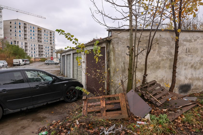 Garaże na Popowicach do wyburzenia