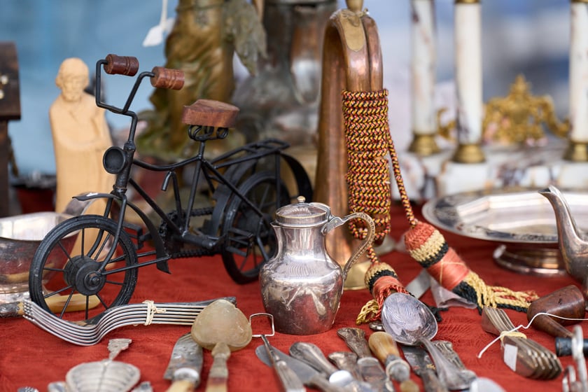 Giełda staroci pod katedrą św. Marii Magdaleny. Wrocław, 6-8.12.2024