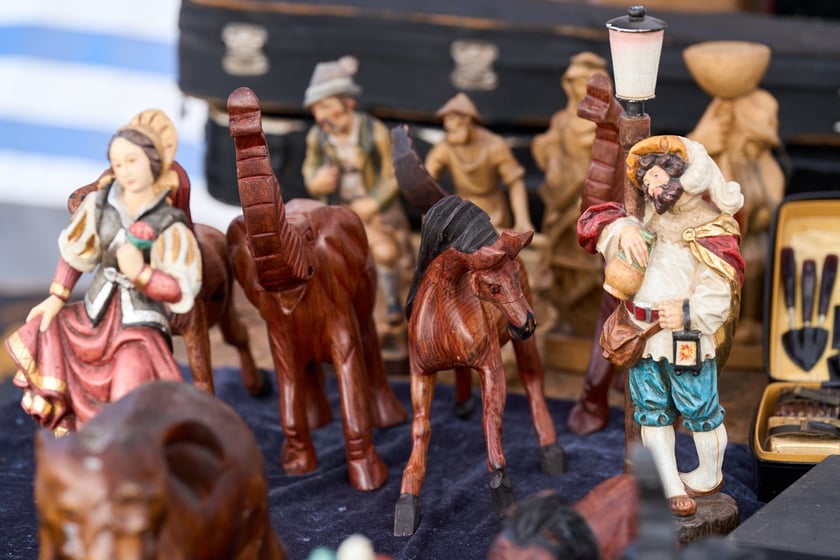 Giełda staroci pod katedrą św. Marii Magdaleny. Wrocław, 6-8.12.2024