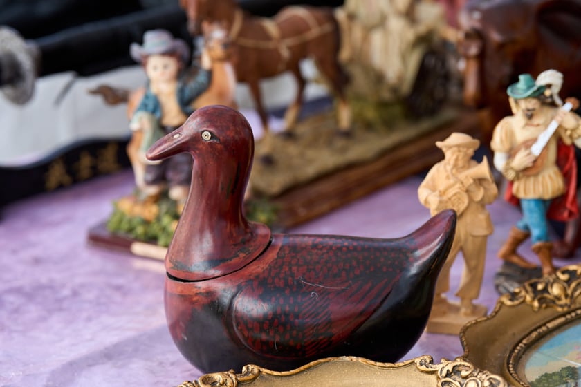 Giełda staroci pod katedrą św. Marii Magdaleny. Wrocław, 6-8.12.2024