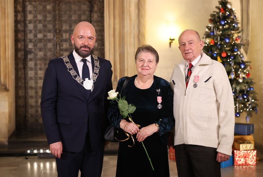 Sala Wielka Ratusza, spotkanie z parami z wieloletnim stażem, 9 grudnia 2024