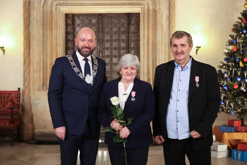 Sala Wielka Ratusza, spotkanie z parami z wieloletnim stażem, 9 grudnia 2024