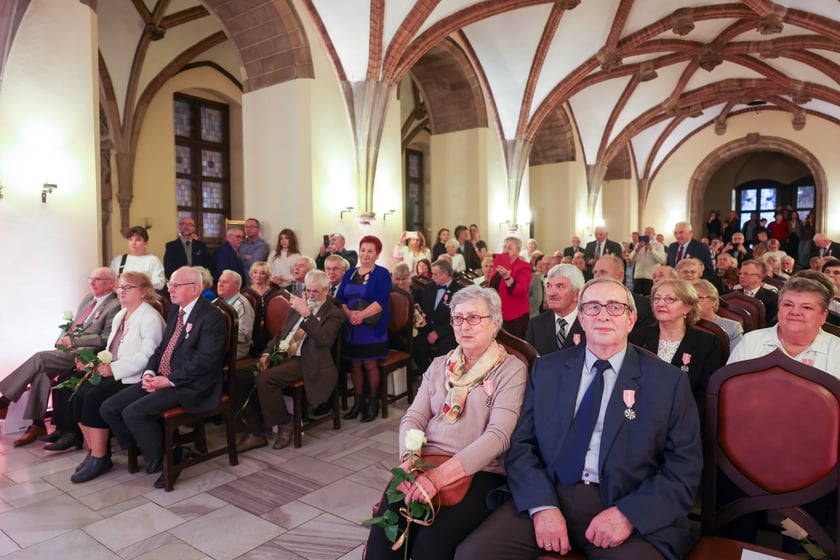 Sala Wielka Ratusza, spotkanie z parami z wieloletnim stażem, 9 grudnia 2024