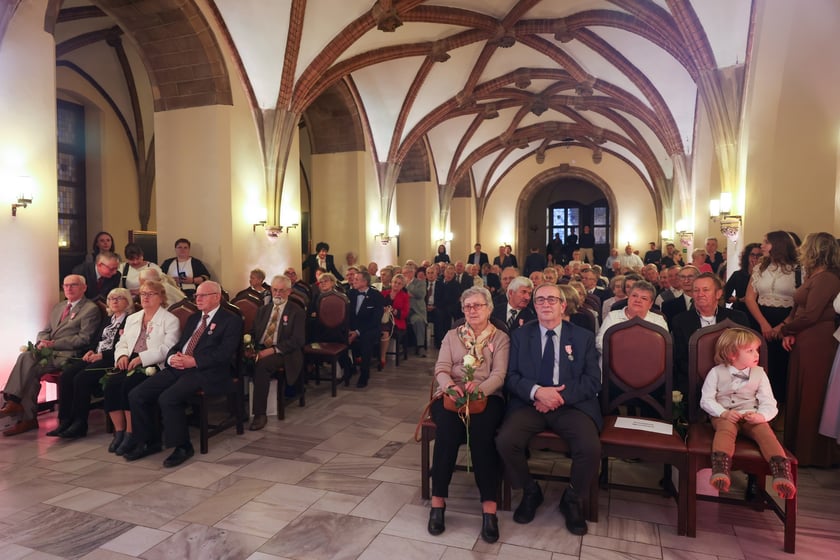 Sala Wielka Ratusza, spotkanie z parami z wieloletnim stażem, 9 grudnia 2024