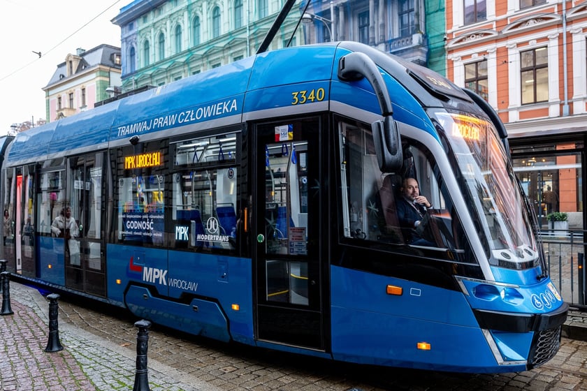 Dziś, 10 grudnia, w Międzynarodowy Dzień Praw Człowieka, wyruszył tramwaj poświęcony naszym niezbywalnym prawom. Na przystanku "Opera" nastąpiła inauguracja tramwaju, który tak oklejony będzie kursował przez cały rok