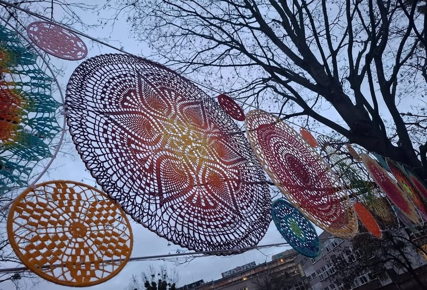 Kolorowe mandale na Gądowie. Mieszkańcy stworzyli wyjątkową instalację