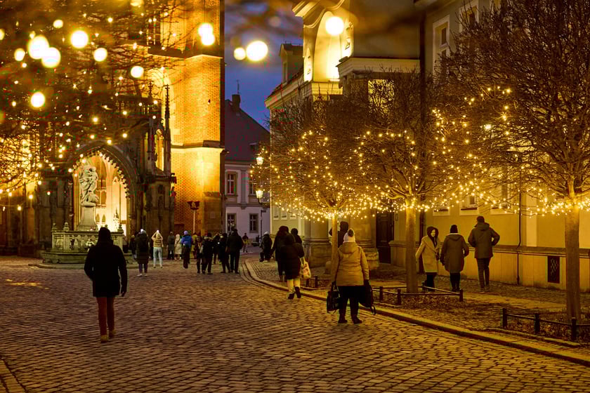Świąteczne iluminacje i ozdoby we Wrocławiu, okolice katedry