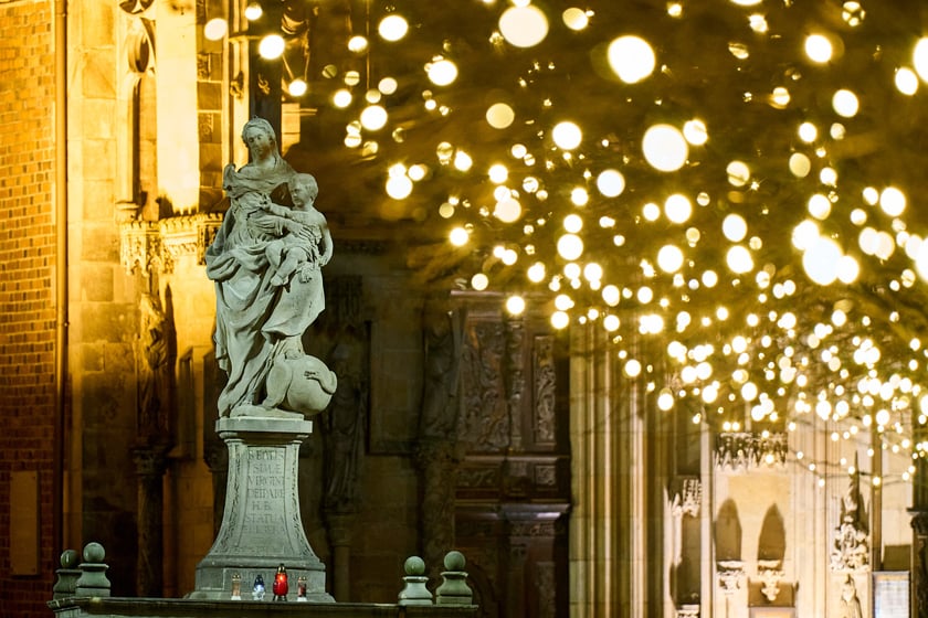 Świąteczne iluminacje i ozdoby we Wrocławiu, Ostr&oacute;w Tumski