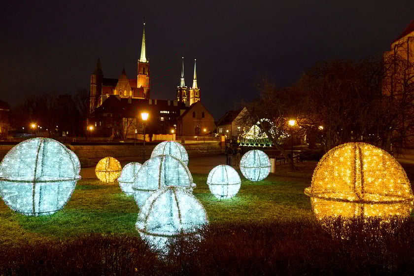 Świąteczne iluminacje i ozdoby we Wrocławiu