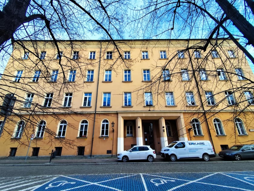 Kamienica przy pl. Katedralnym 11/12. W tym miejscu stał dom, w kt&oacute;rym mieszkali przodkowie Umy Thurman