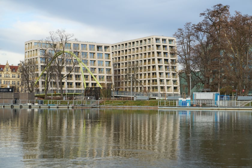 Zimowy rejs po Odrze. Miasto wygląda pięknie, zupełnie inaczej niż latem.