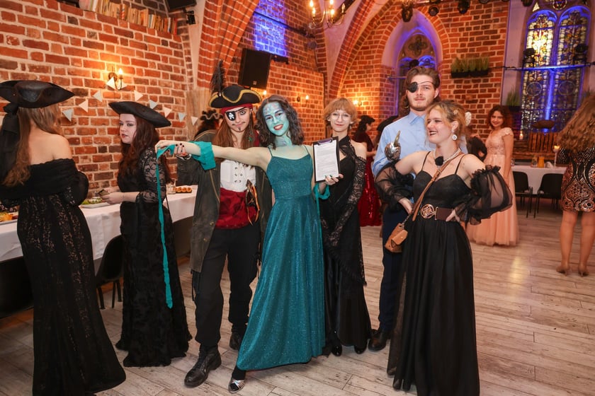 Studniówka Liceum Sztuk Plastycznych im. Stanisława Kopystyńskiego w Starym Klasztorze (18 stycznia 2025)