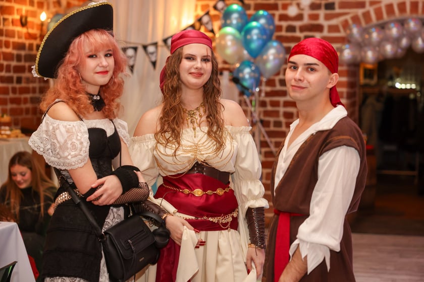 Studniówka Liceum Sztuk Plastycznych im. Stanisława Kopystyńskiego w Starym Klasztorze (18 stycznia 2025)