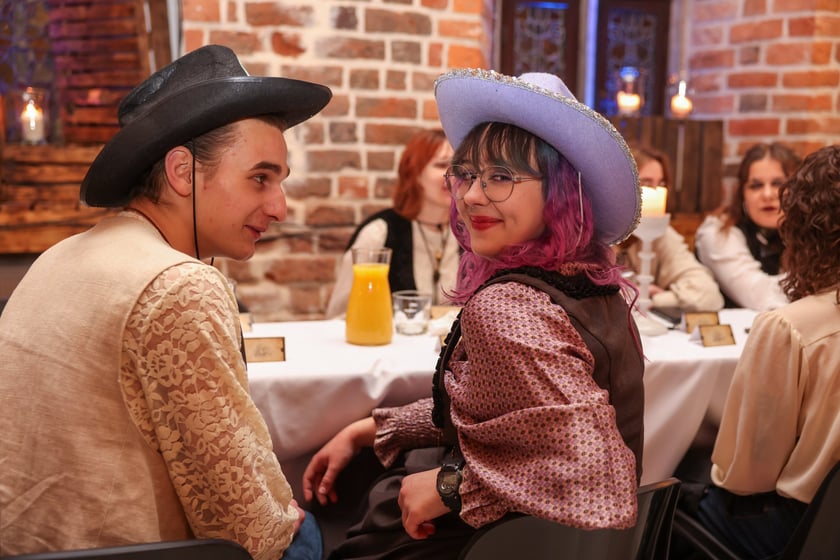 Studniówka Liceum Sztuk Plastycznych im. Stanisława Kopystyńskiego w Starym Klasztorze (18 stycznia 2025)