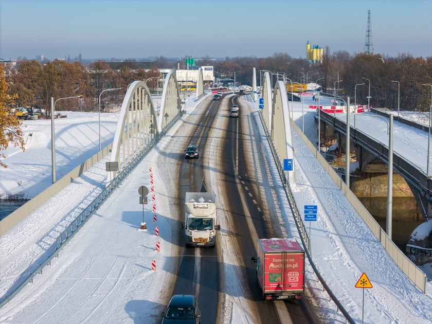 Stare i nowe mosty Chrobrego we Wrocławiu w styczniu 2025