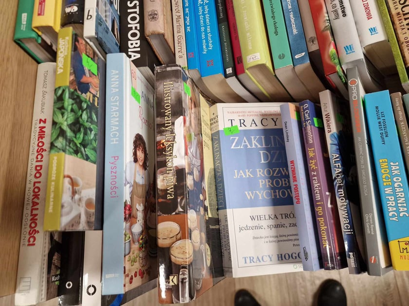 Kiermasz książek w bibliotece przy ul. Szewskiej 78 we Wrocławiu