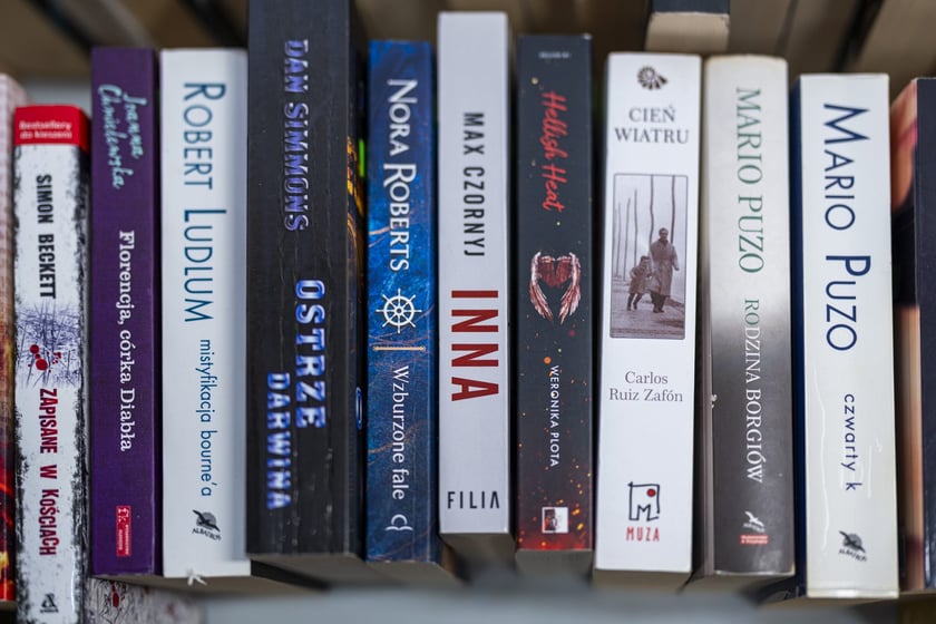 Kiermasz książek w bibliotece przy ul. Szewskiej 78 we Wrocławiu