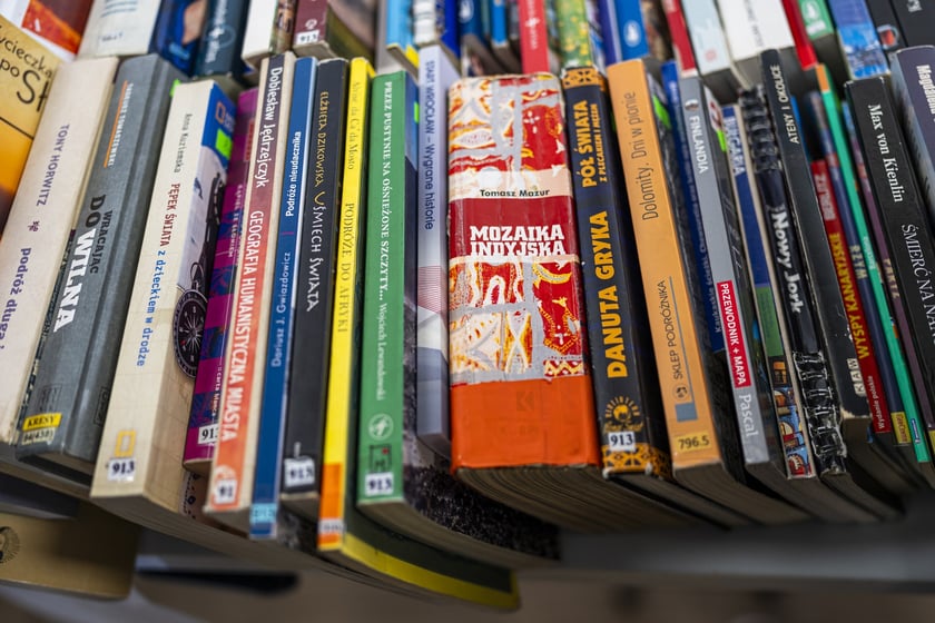 Kiermasz książek w bibliotece przy ul. Szewskiej 78 we Wrocławiu