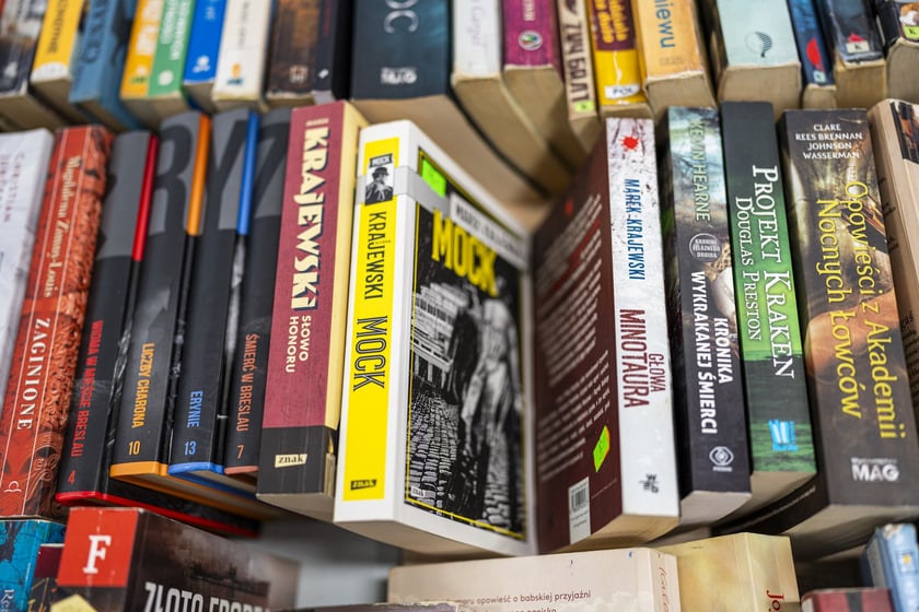 Kiermasz książek w bibliotece przy ul. Szewskiej 78 we Wrocławiu