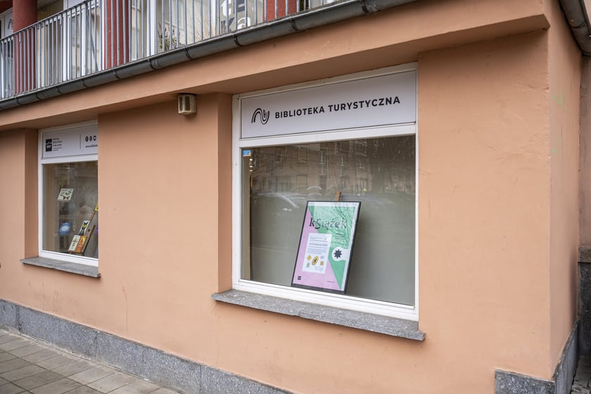 Kiermasz książek w bibliotece przy ul. Szewskiej 78 we Wrocławiu