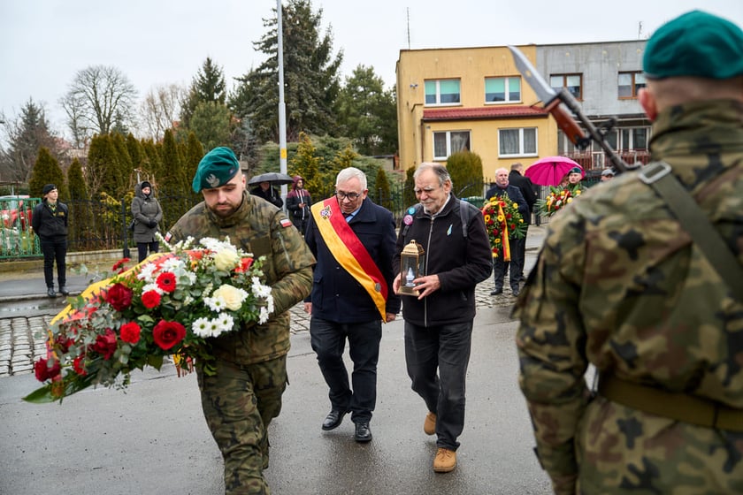 Uroczystości upamiętniające ofiary marszu śmierci. Wrocław, Leśnica, 23.01.2025