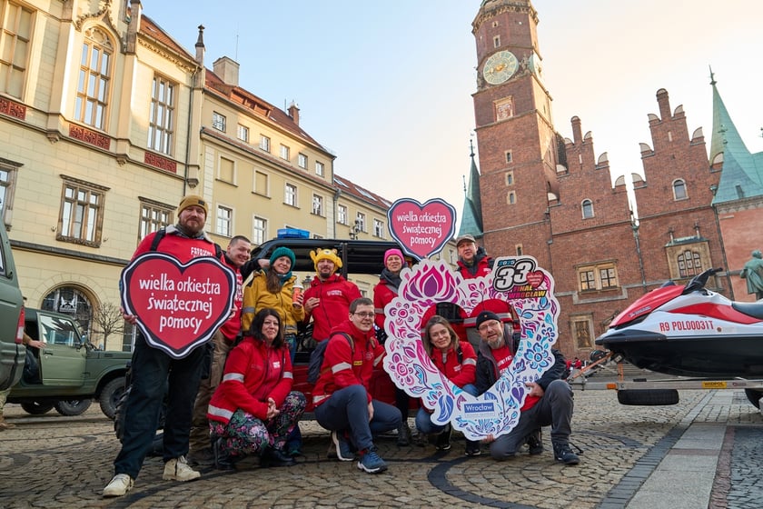 Wolontariusze podczas 33. finału WOŚP we Wrocławiu