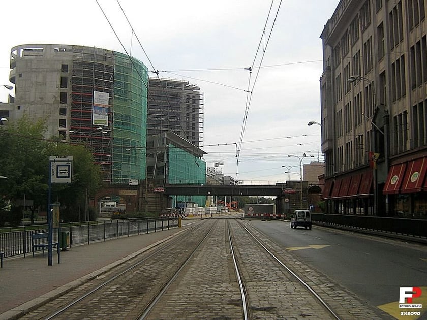 Początek Arkad Wrocławskich - budowa na przestrzeni lat 2005-2007
