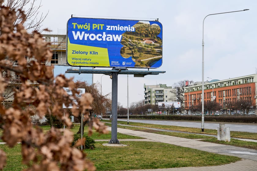 Billboard kampanii Tw&oacute;j PIT zmienia Wrocław