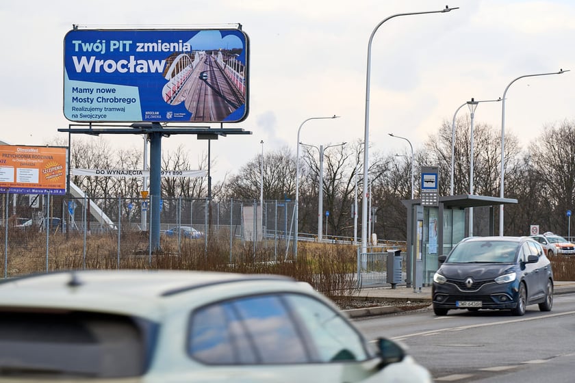 Billboard kampanii Tw&oacute;j PIT zmienia Wrocław