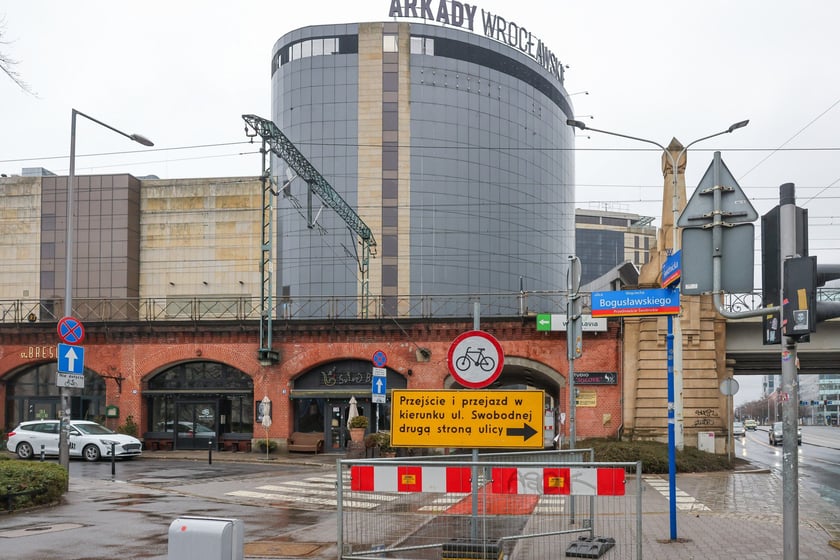 1 marca - zmiana organizacji ruchu pod Arkadami Wrocławskimi