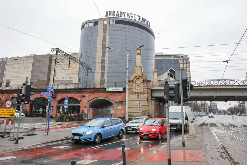 1 marca - zmiana organizacji ruchu pod Arkadami Wrocławskimi