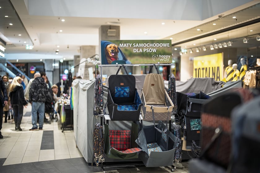 Uczestnicy Targów PupiLove w Pasażu Grunwaldzkim