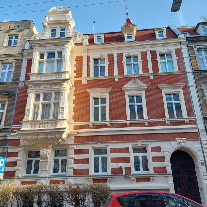 Kamienica wyremontowana w 2024 roku. Adres: Hercena 10