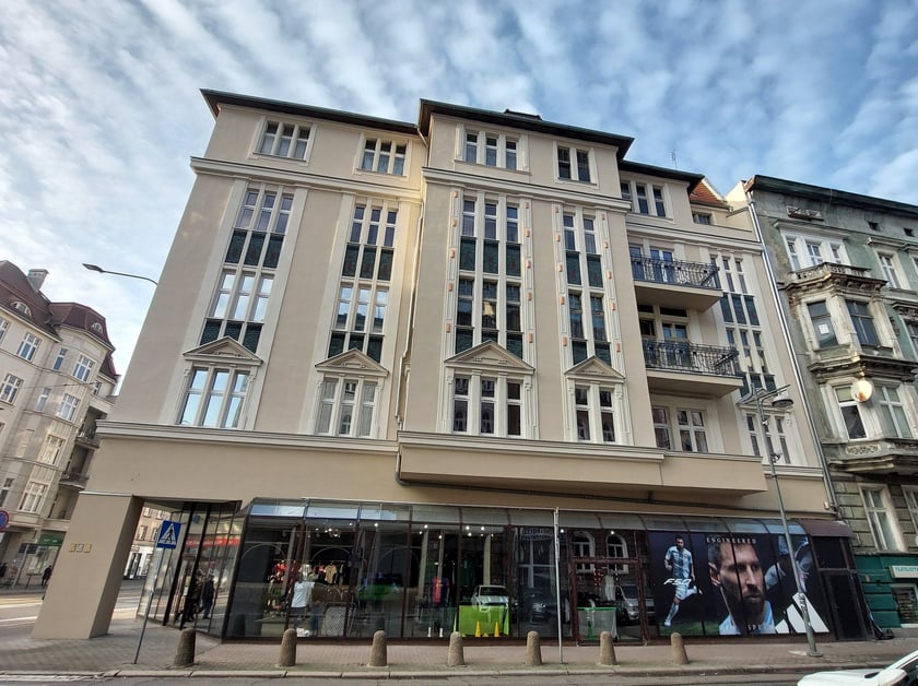 Kamienica wyremontowana w 2024 roku. Adres: Piłsudskiego 40