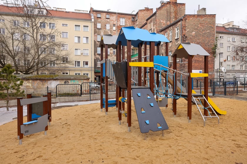 Wyremontowane podw&oacute;rko w kwartale&nbsp;Jaracza &ndash; Orzeszkowej &ndash; Wyszyńskiego - Nowowiejska