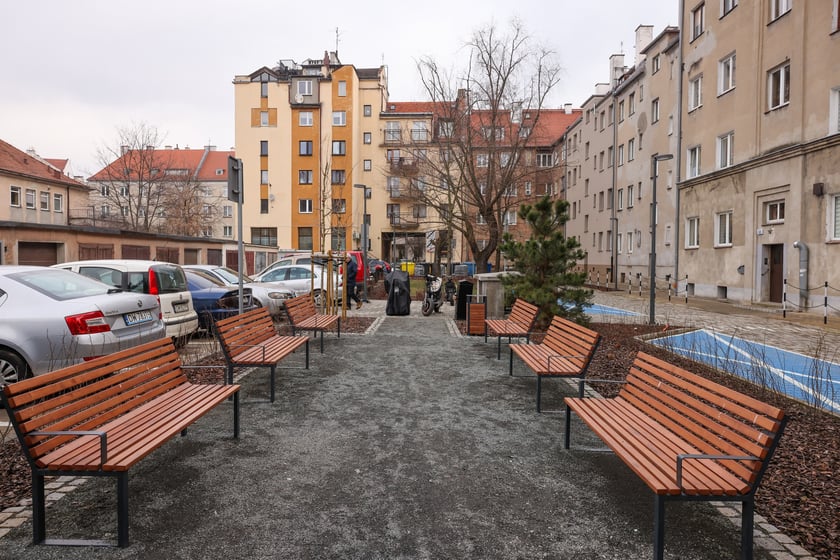 Wyremontowane podw&oacute;rko w kwartale&nbsp;Jaracza &ndash; Orzeszkowej &ndash; Wyszyńskiego - Nowowiejska
