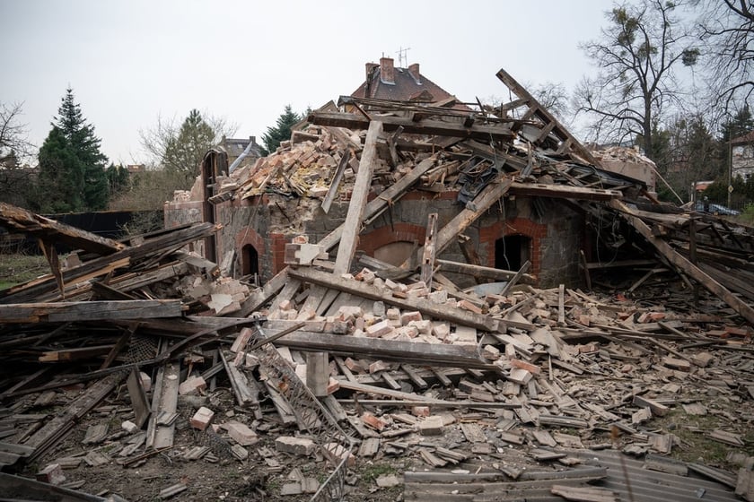 Zburzona zabytkowa willa przy Kasprowicza 23. Zdjęcie archiwalne z 2024