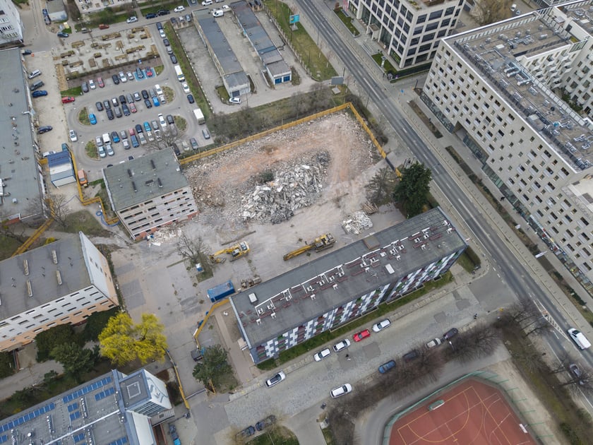 Znikają bloki przy Trzemeskiej (numery 4-6-8)