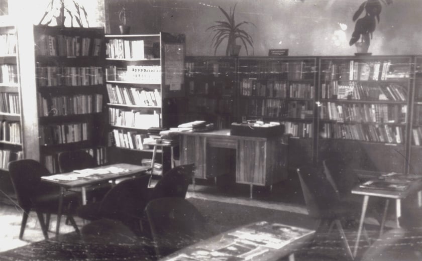 Technikum 15 we Wrocławiu obchodzi 75-lecie istnienia. Zobacz jak wyglądało dawniej- biblioteka