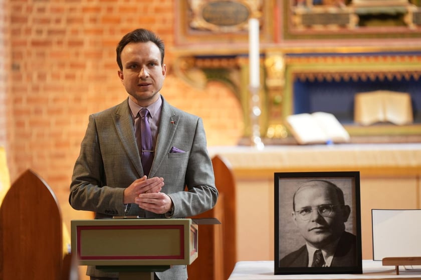 Uroczystości związane z upamiętnieniem księdza Dietricha Bonhoeffera we Wrocławiu &ndash; wicewojewoda dolnośląski Piotr Sebastian Kozdrowicki