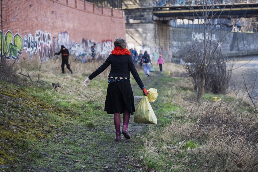 Posprzątali Odrę, teraz powstaną z tego dzieła sztuki. Ziściła się wrocłąwska część projektu SEKTOR 333